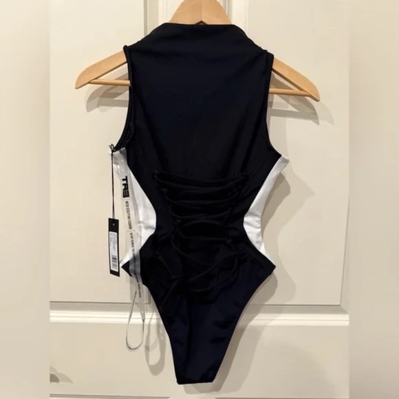 BRAND NEW! TA3 VIRAL BODYSHAPER SWIMSUIT--Sleeveless Surfy--Size S (Short) - Picture 4 of 8